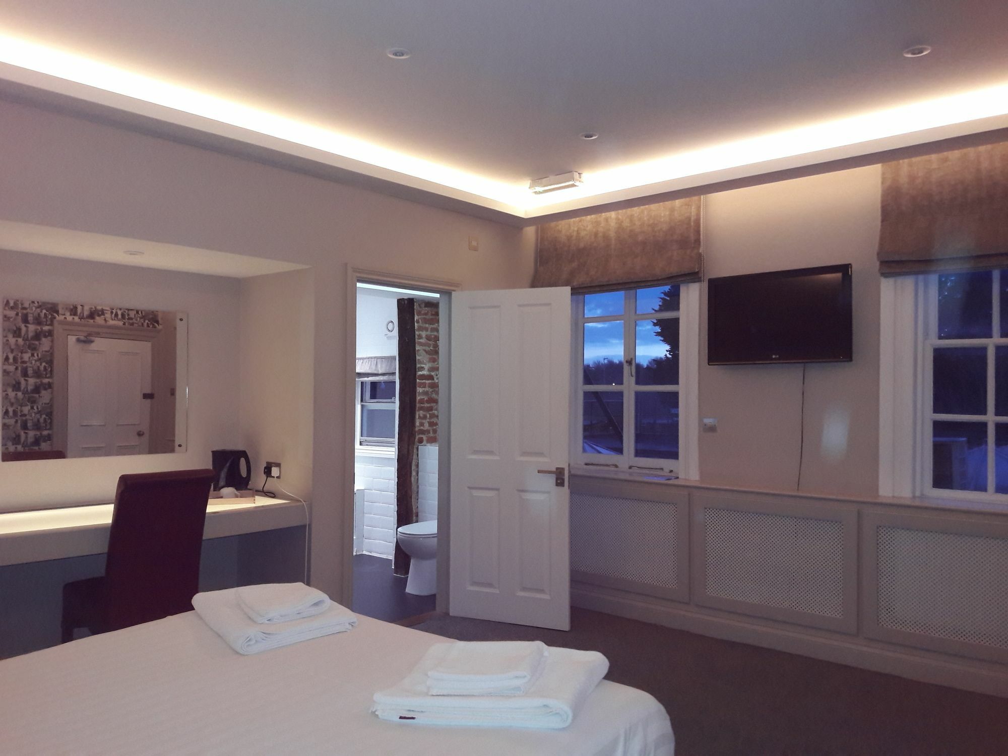 Limes Hotel Needham Market Extérieur photo
